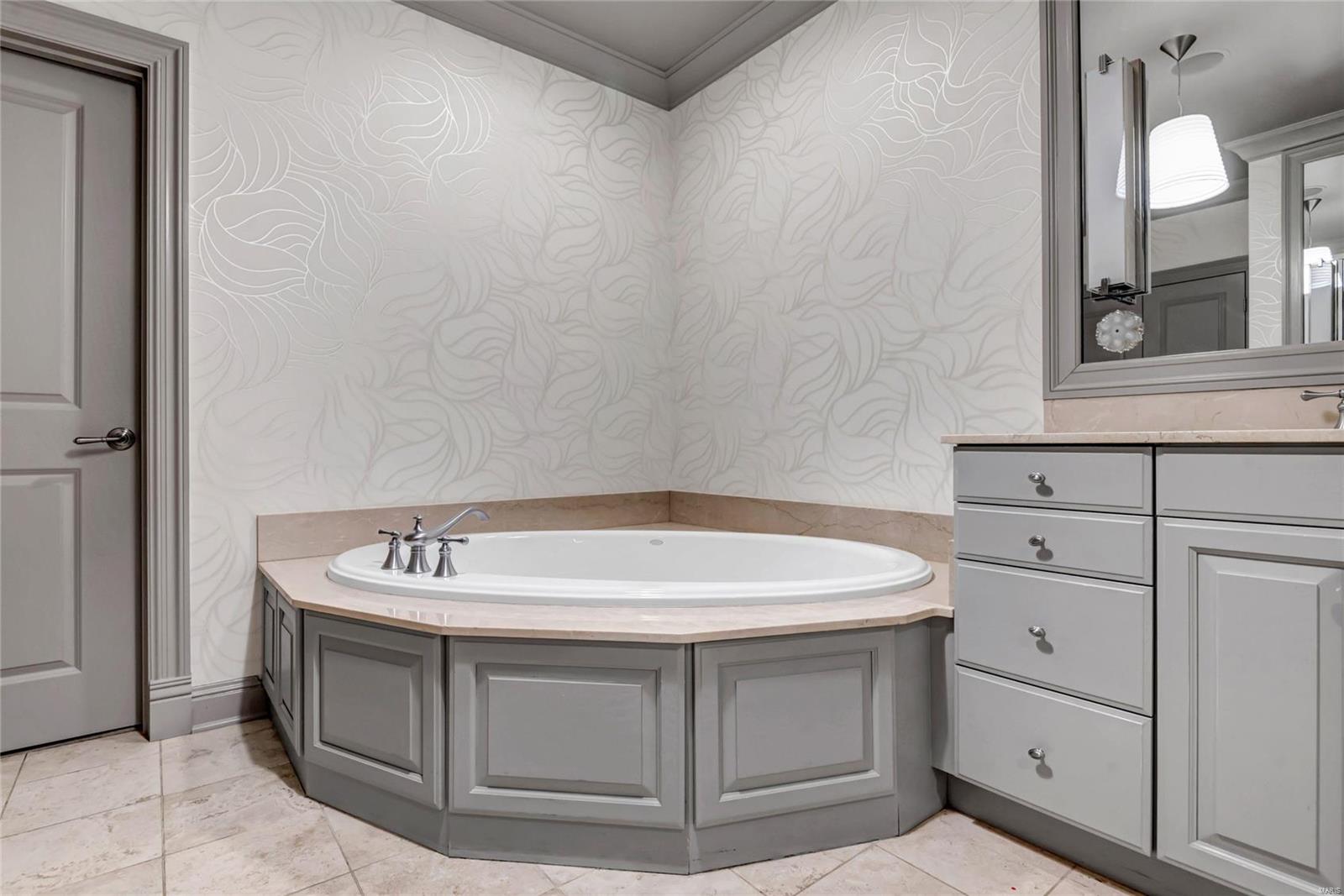 Plaza In Clayton A Condo The - Residential