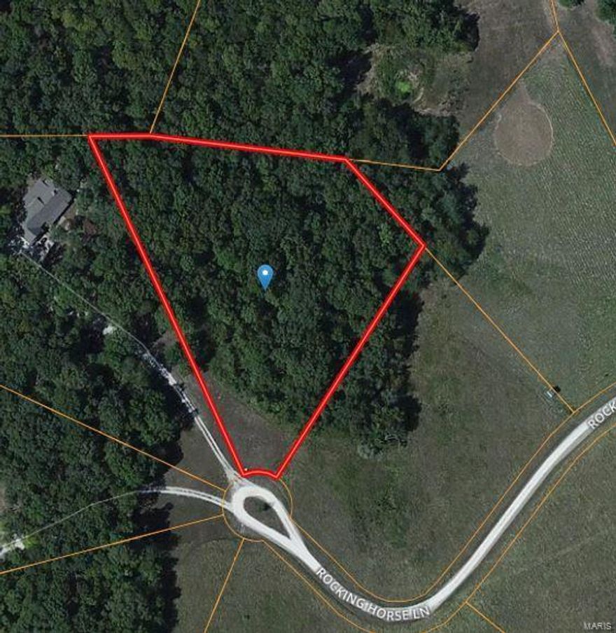 The rolling hills of Lincoln County, Missouri are home to Bryant's Creek subdivision, a neighborhood of luxury homes. Just minutes from Troy, Missouri, this community has 14 spacious lots available all ranging in size from three acres and up.

If you are in the market for the perfect lot for your next home check out Bryant's Creek today.