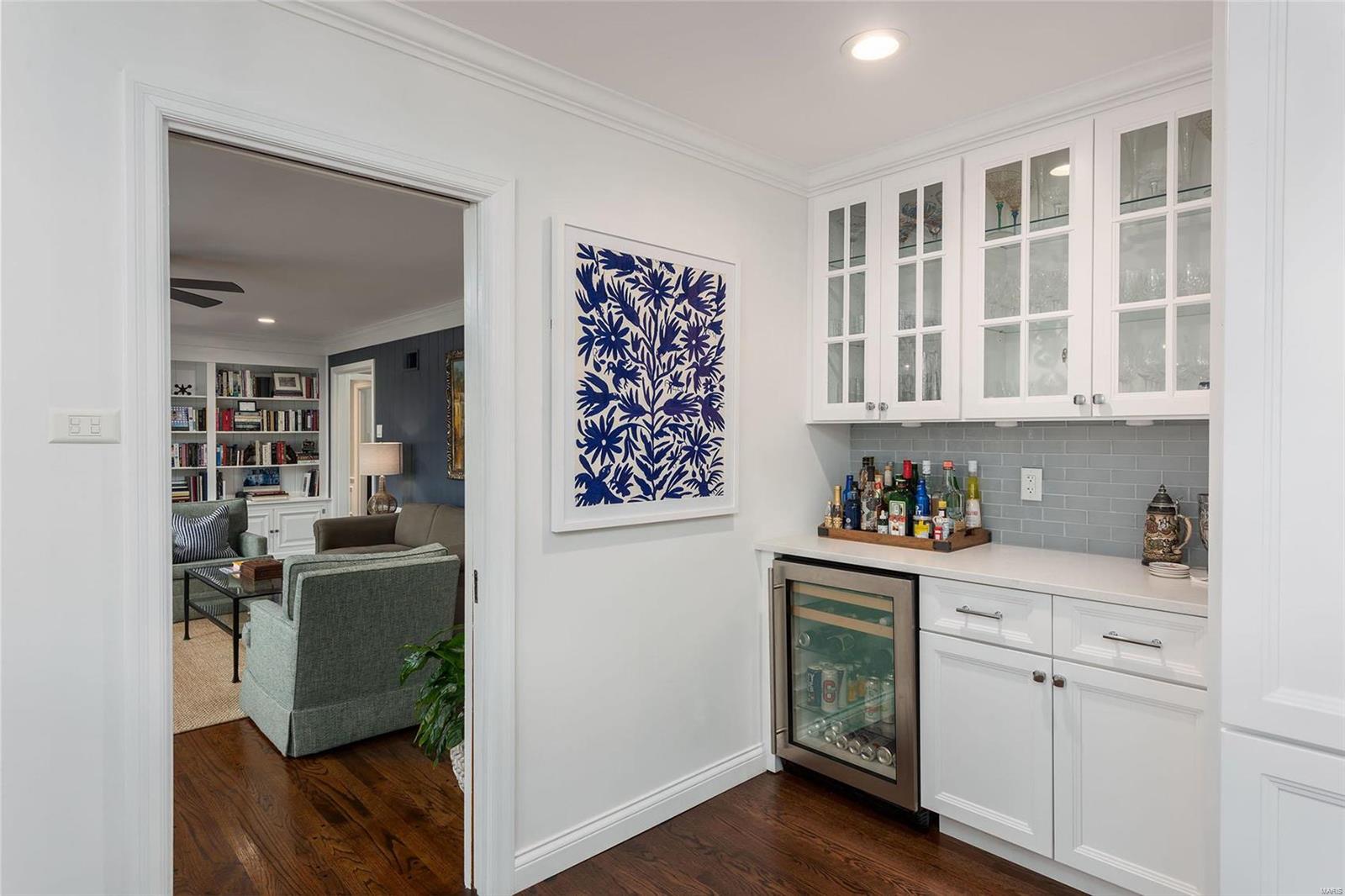 Coach-N-Four - Residential