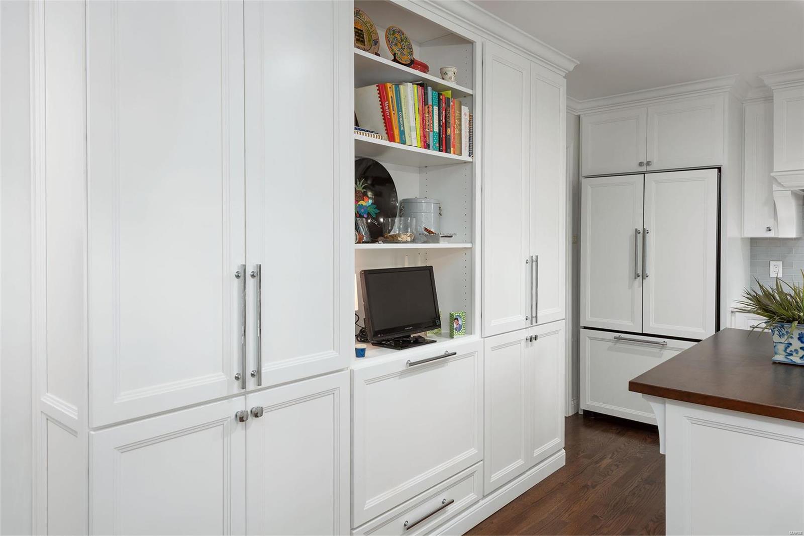 Coach-N-Four - Residential