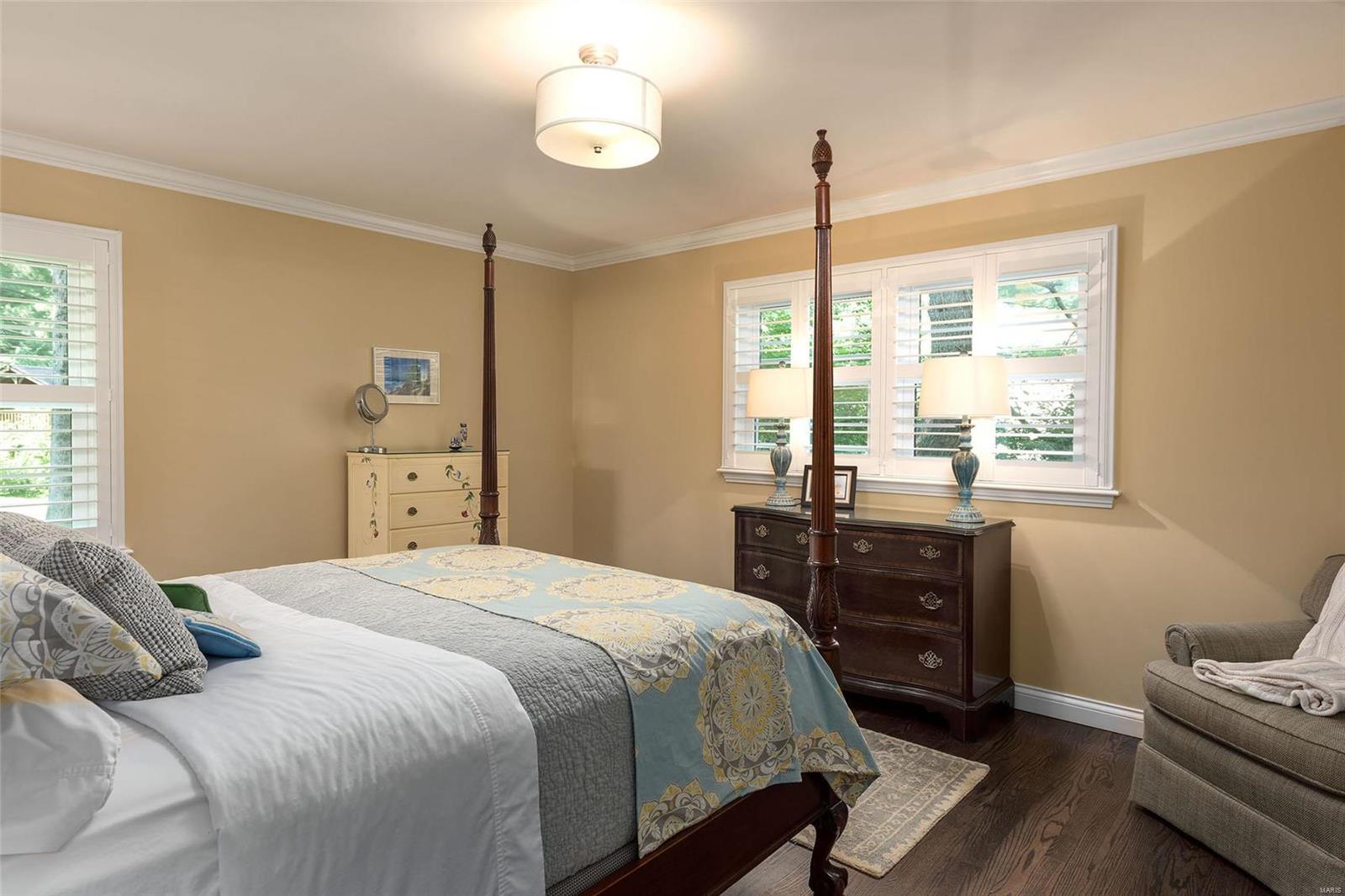 Coach-N-Four - Residential