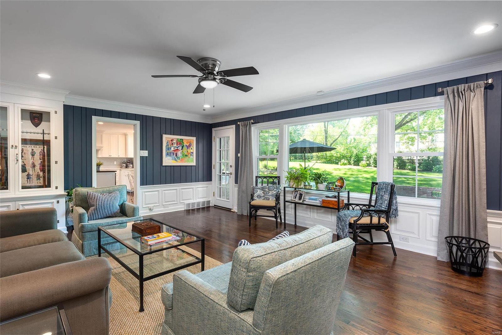 Coach-N-Four - Residential