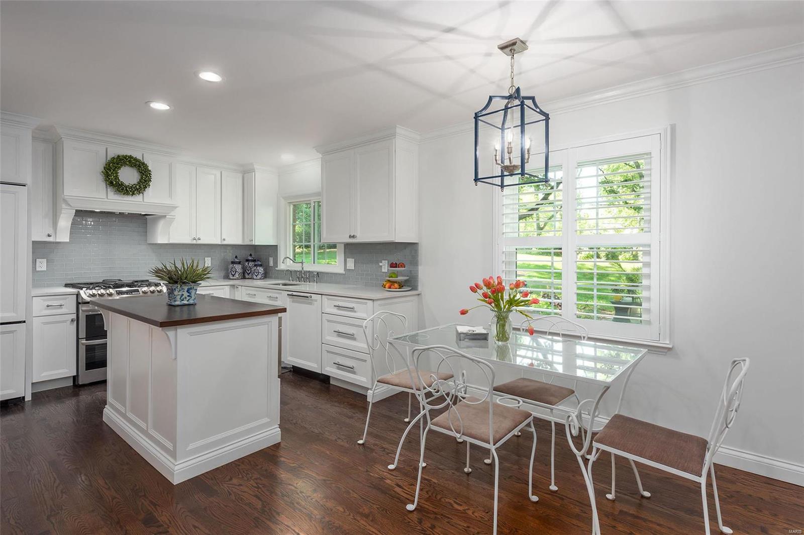 Coach-N-Four - Residential