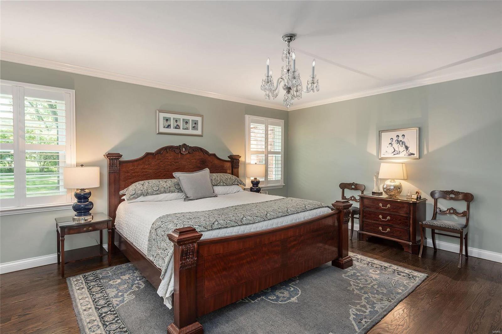 Coach-N-Four - Residential