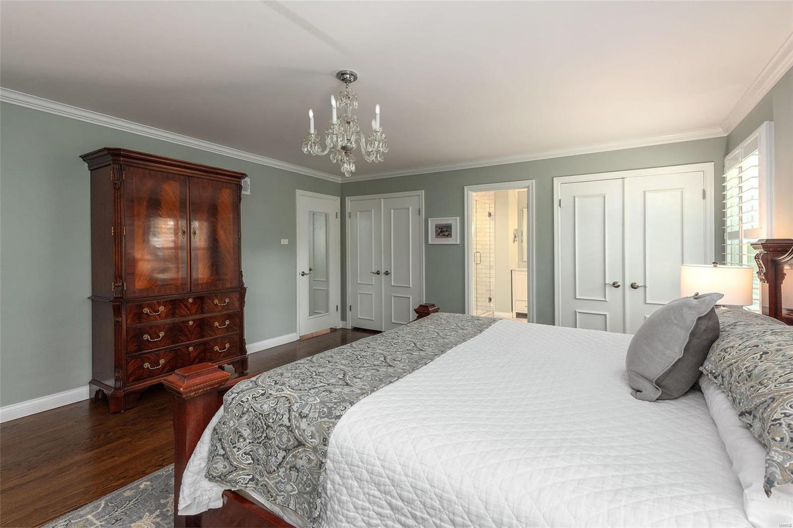 Coach-N-Four - Residential