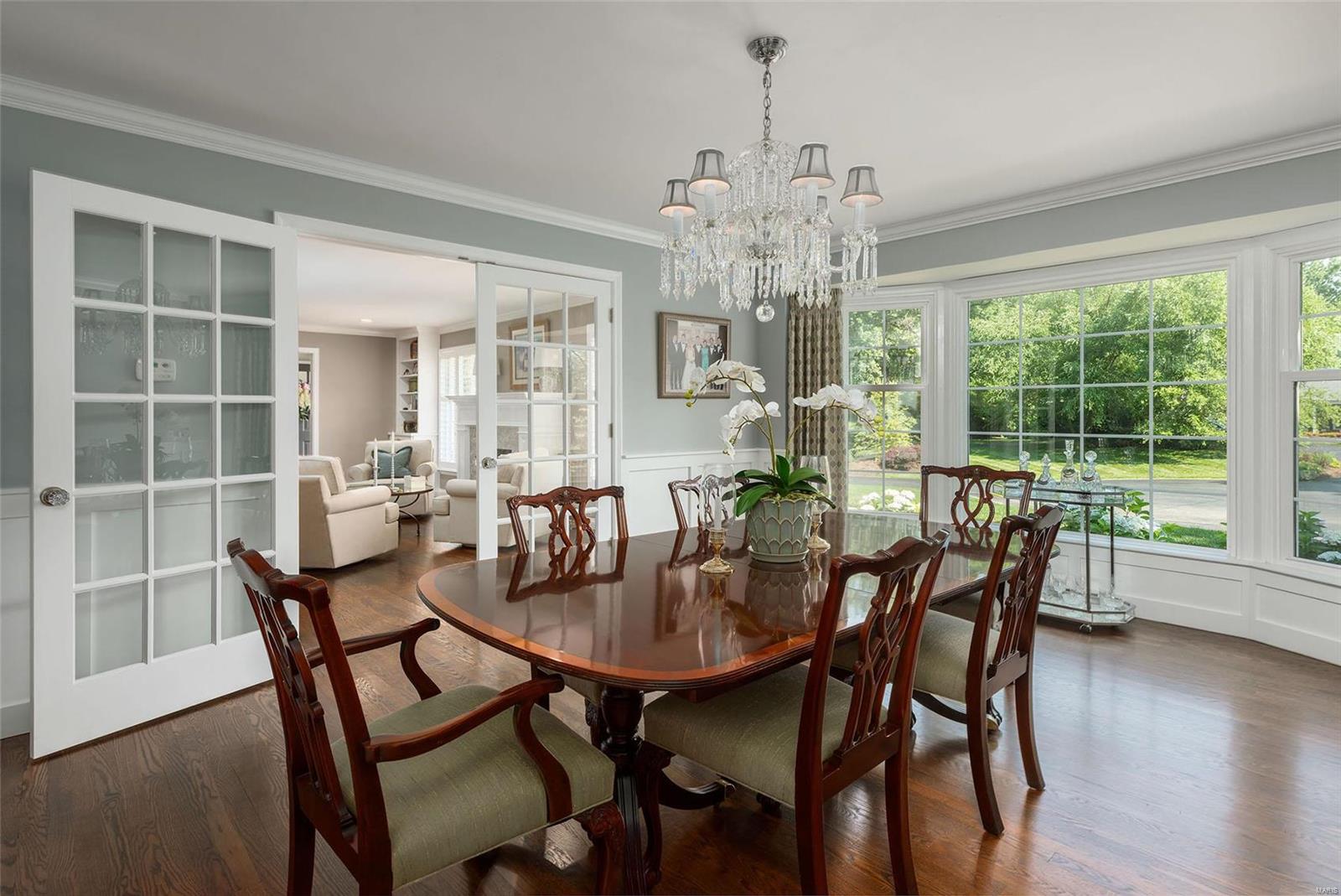 Coach-N-Four - Residential