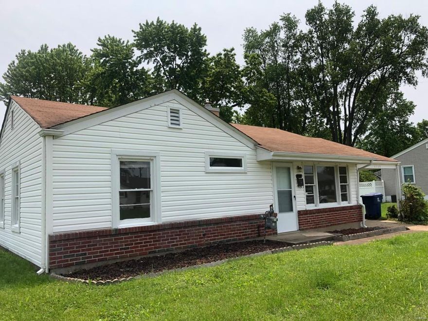 Great location close to highway 270 and 170. This house would make an incredible first time home or an investment opportunity. Tiles throughout for easy maintenance and new carpet in all bedrooms. Beautiful backyard for all your entertainment needs.