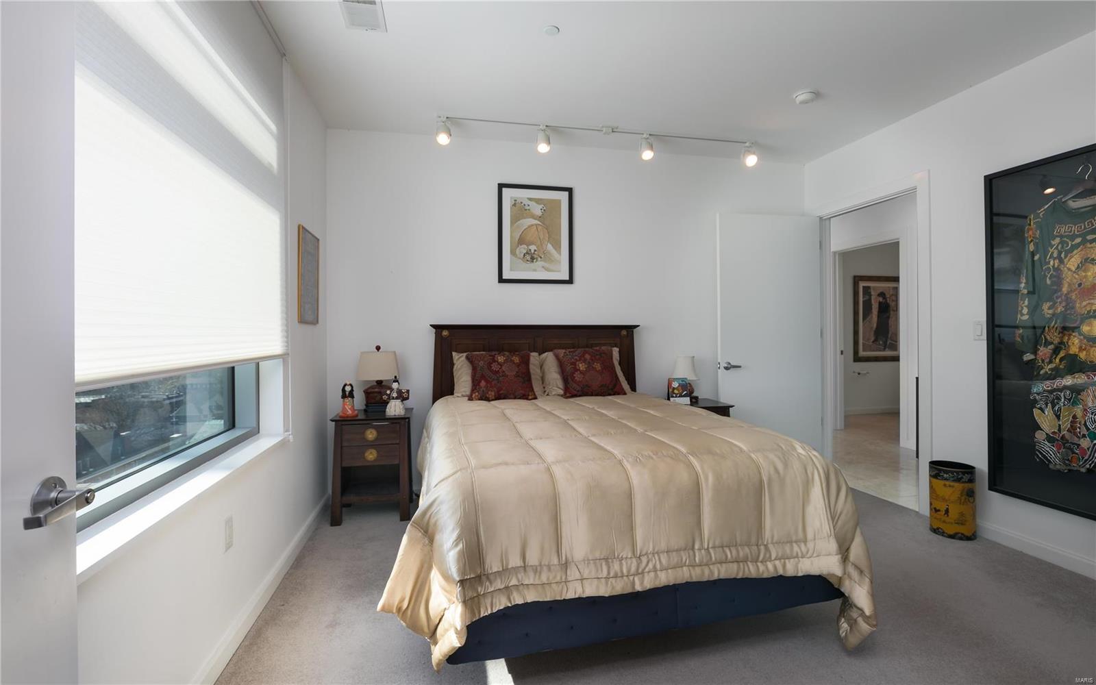 4545 LINDELL CONDOMINIUM - Residential