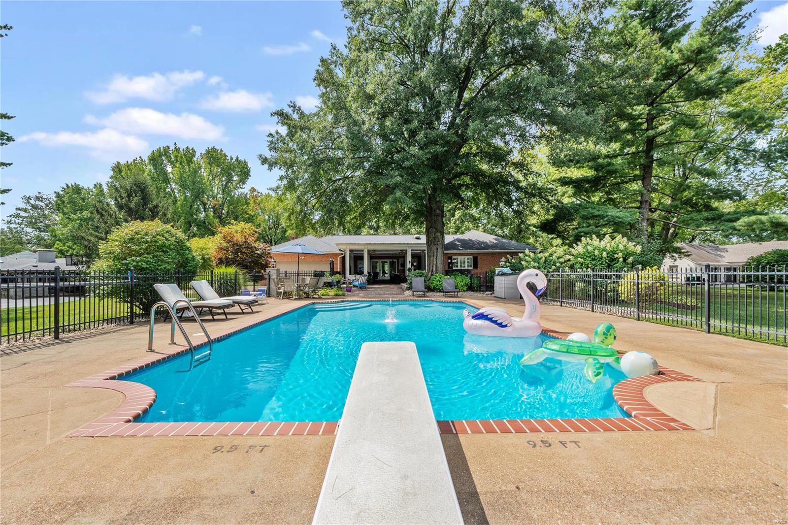 Fox Meadows - Residential