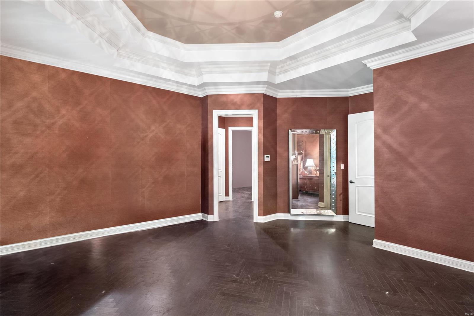 Ladue Court Villas - Residential