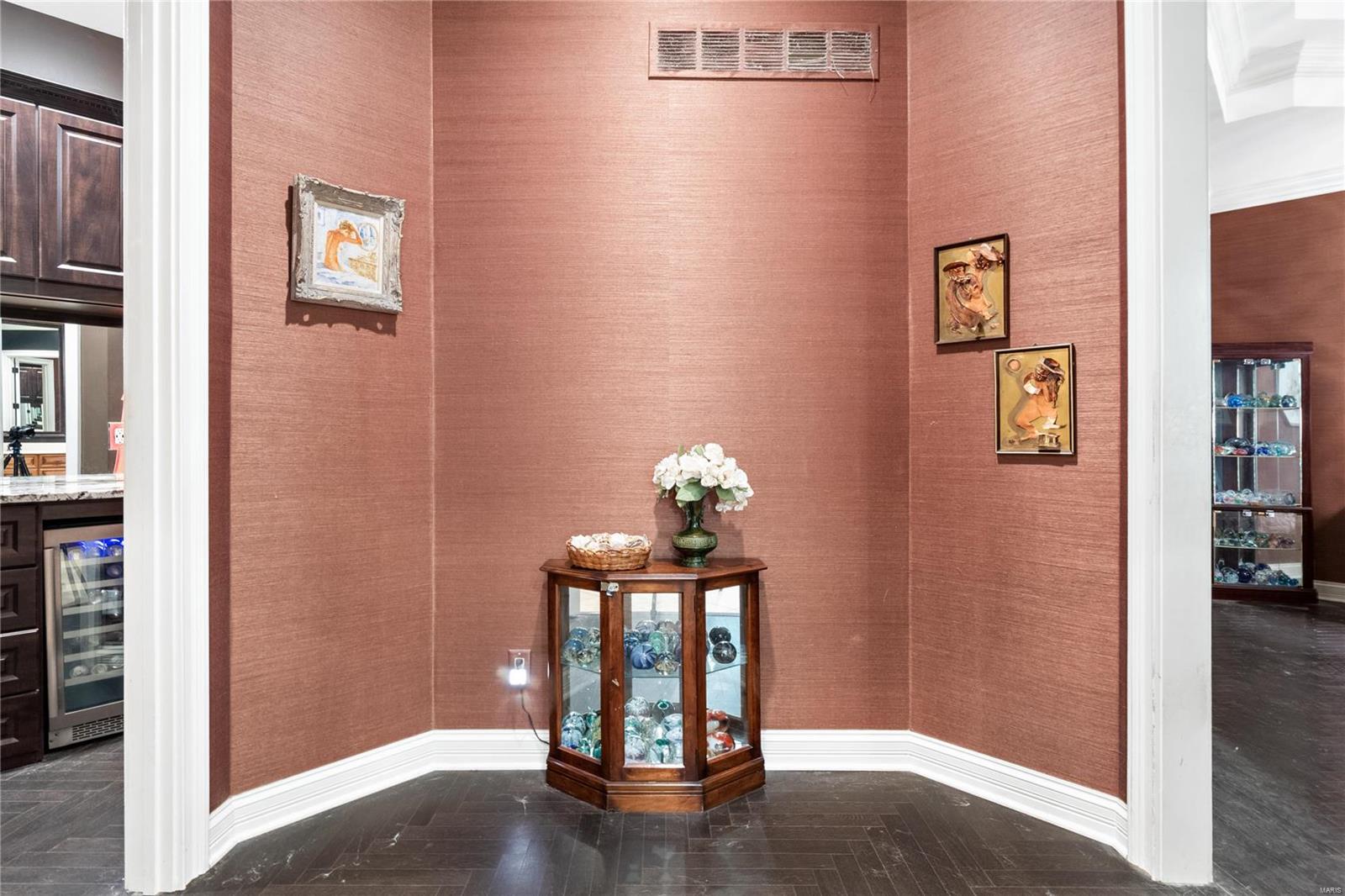 Ladue Court Villas - Residential