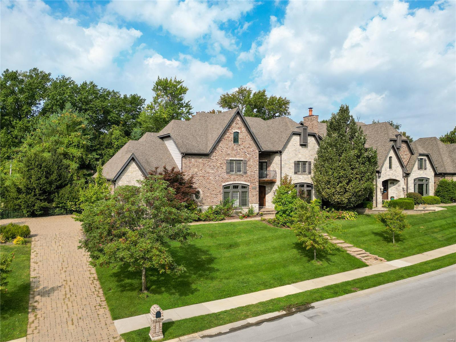 Ladue Court Villas - Residential