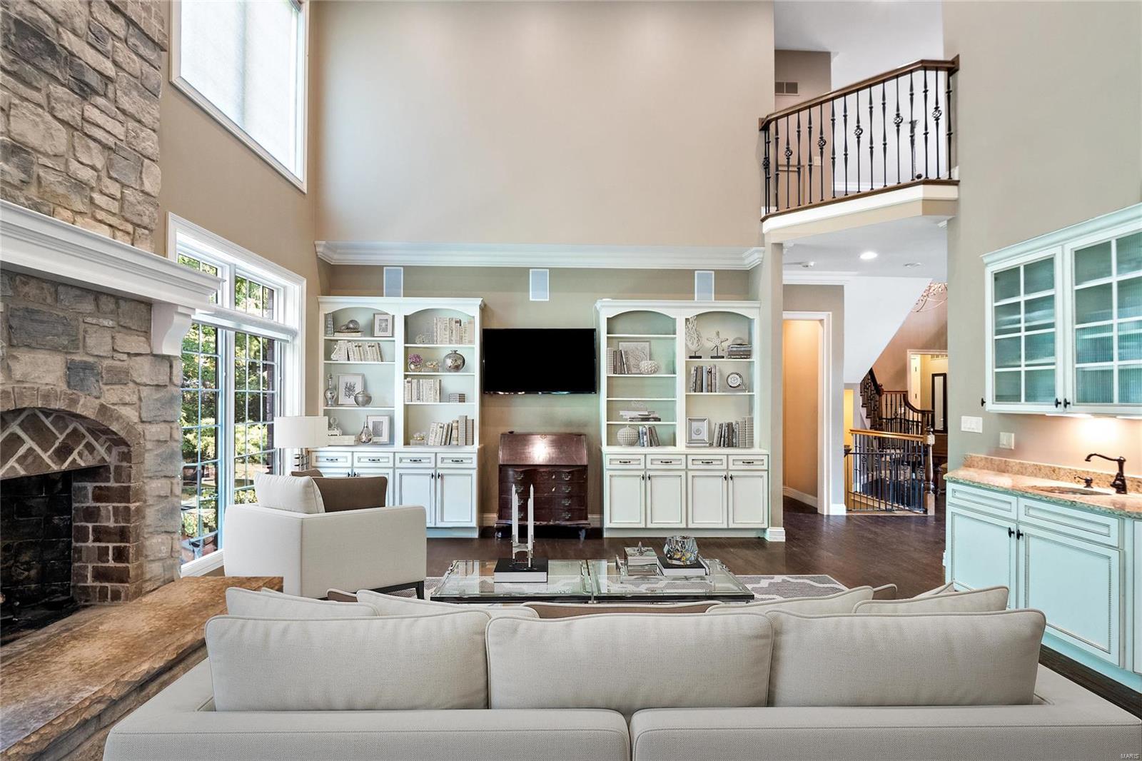 Ladue Court Villas - Residential