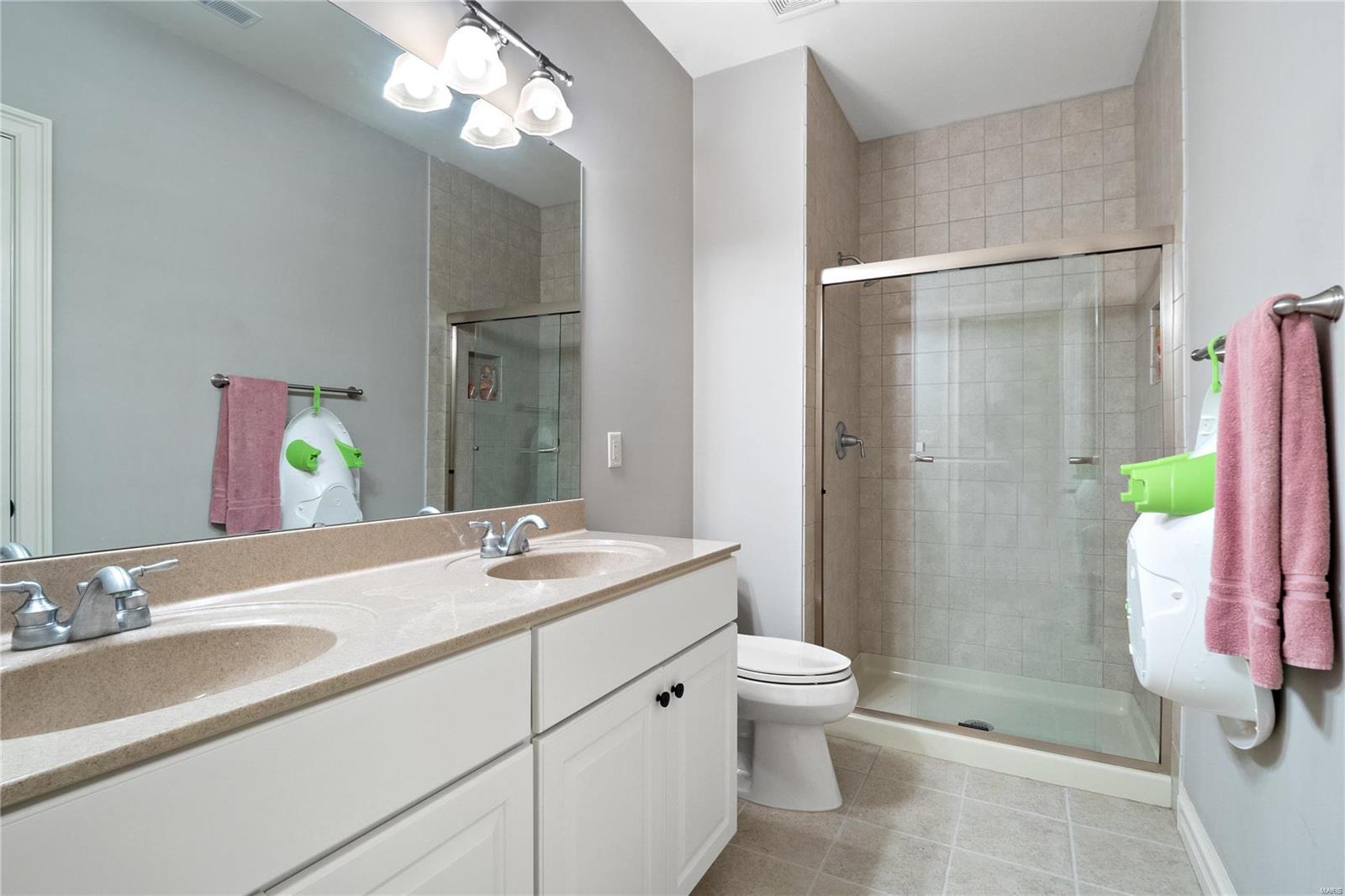 Ladue Court Villas - Residential