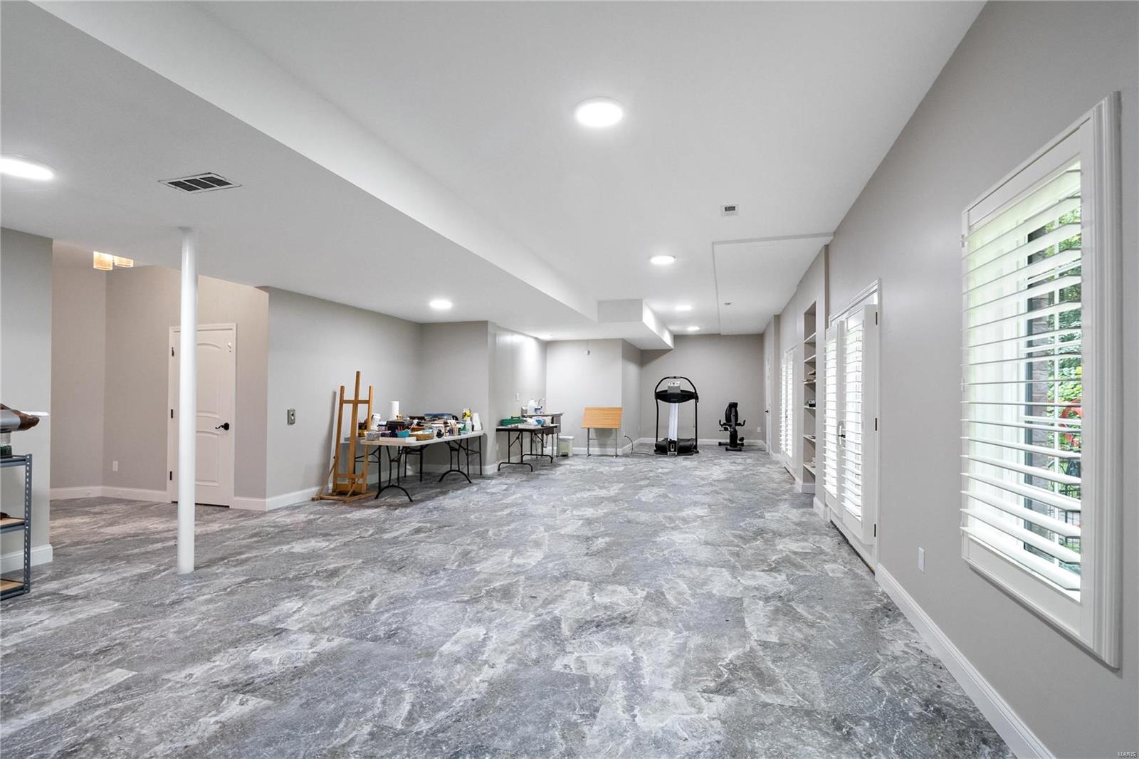 Ladue Court Villas - Residential