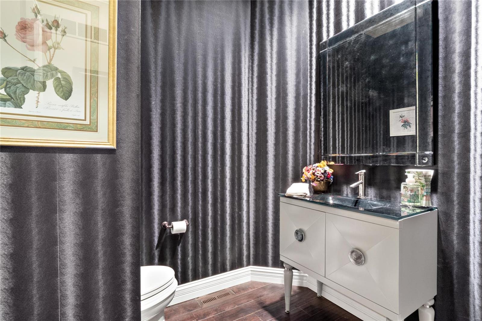 Ladue Court Villas - Residential