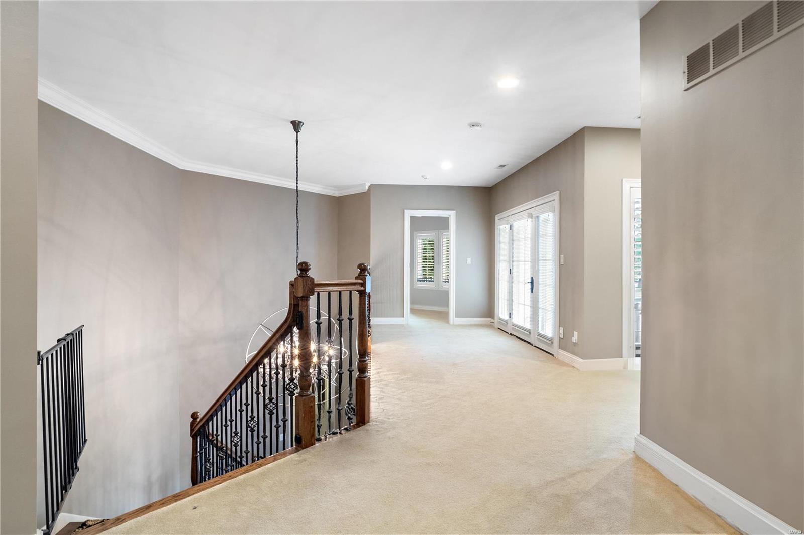 Ladue Court Villas - Residential