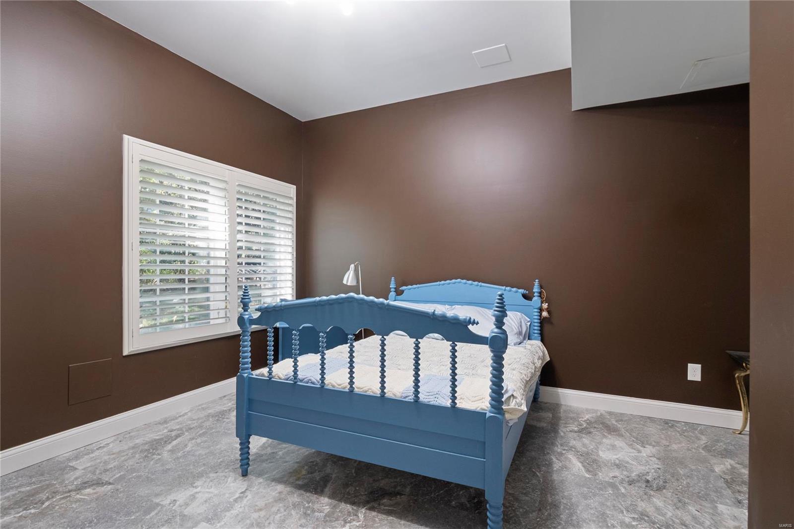 Ladue Court Villas - Residential