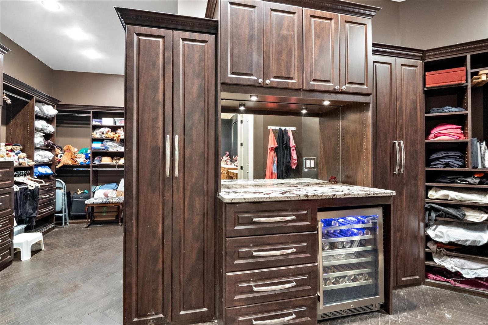 Ladue Court Villas - Residential