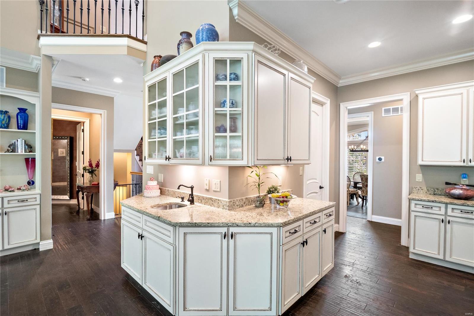 Ladue Court Villas - Residential