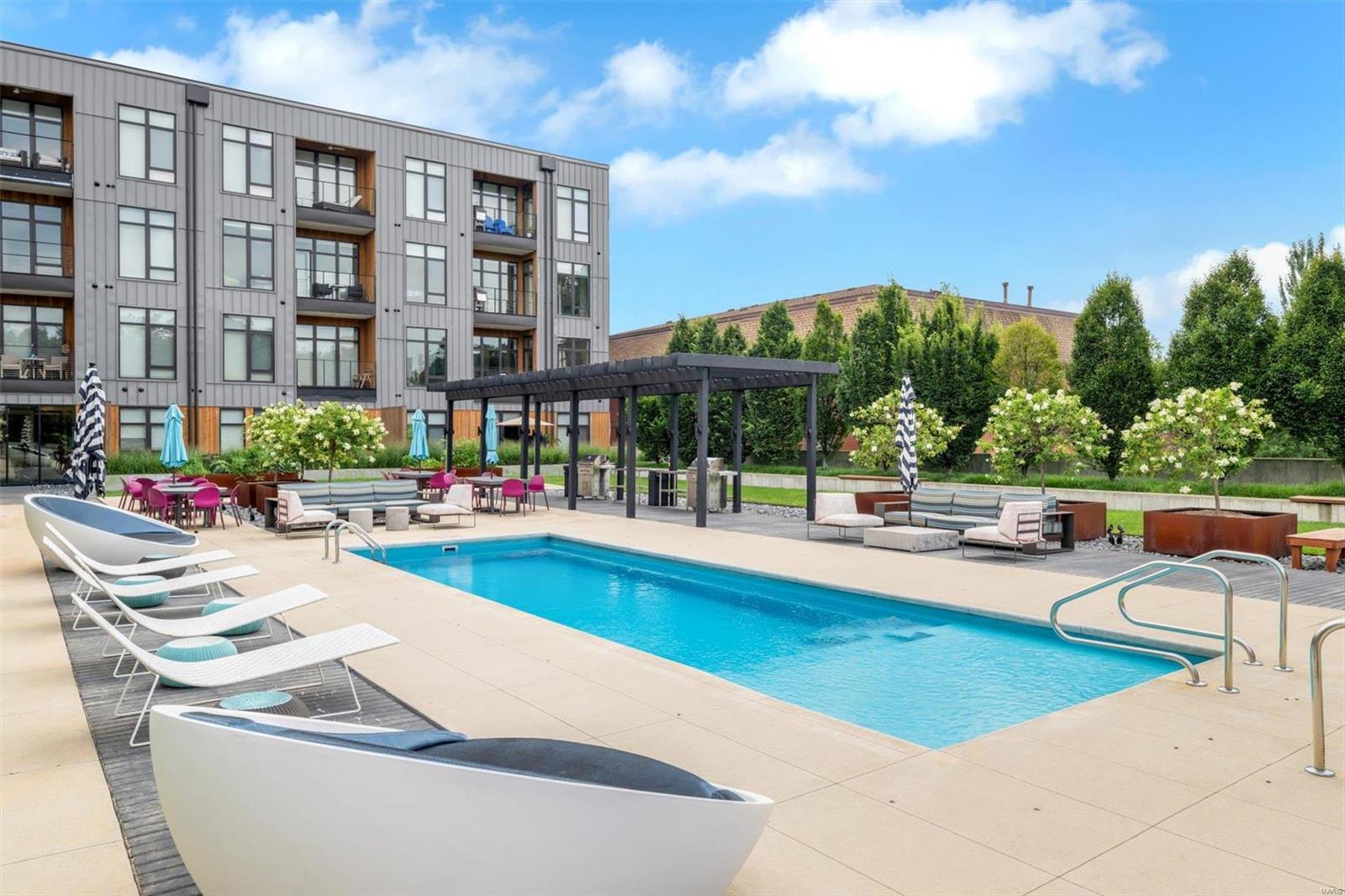 4101 Laclede Avenue 411