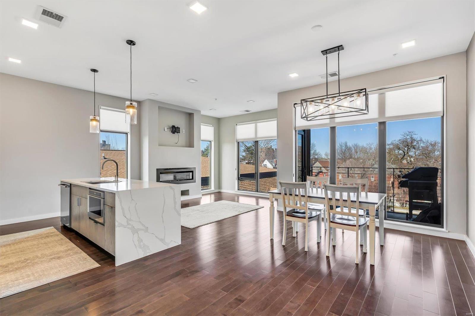 4101 Laclede Avenue 411