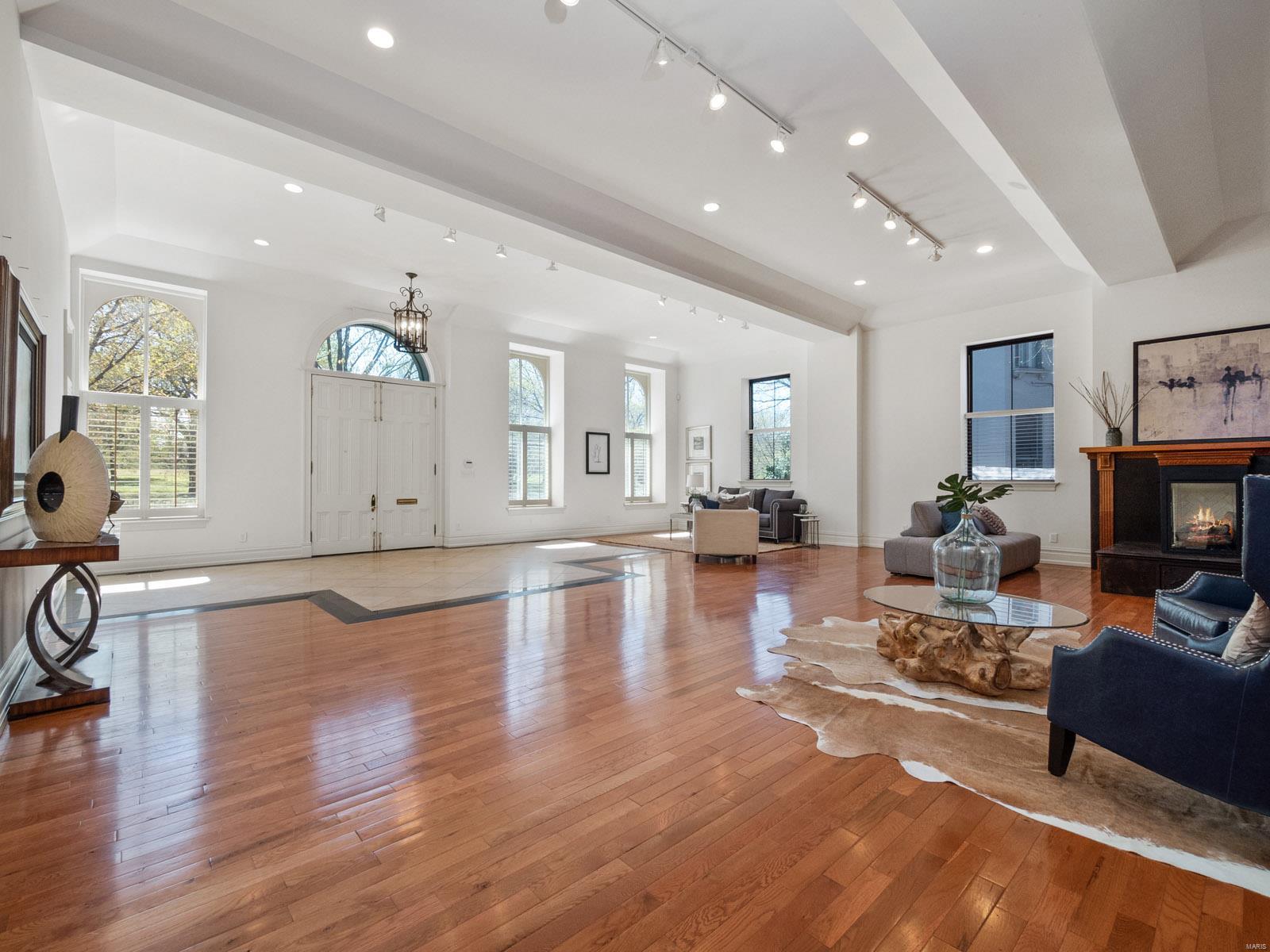 Lafayette Square - Residential