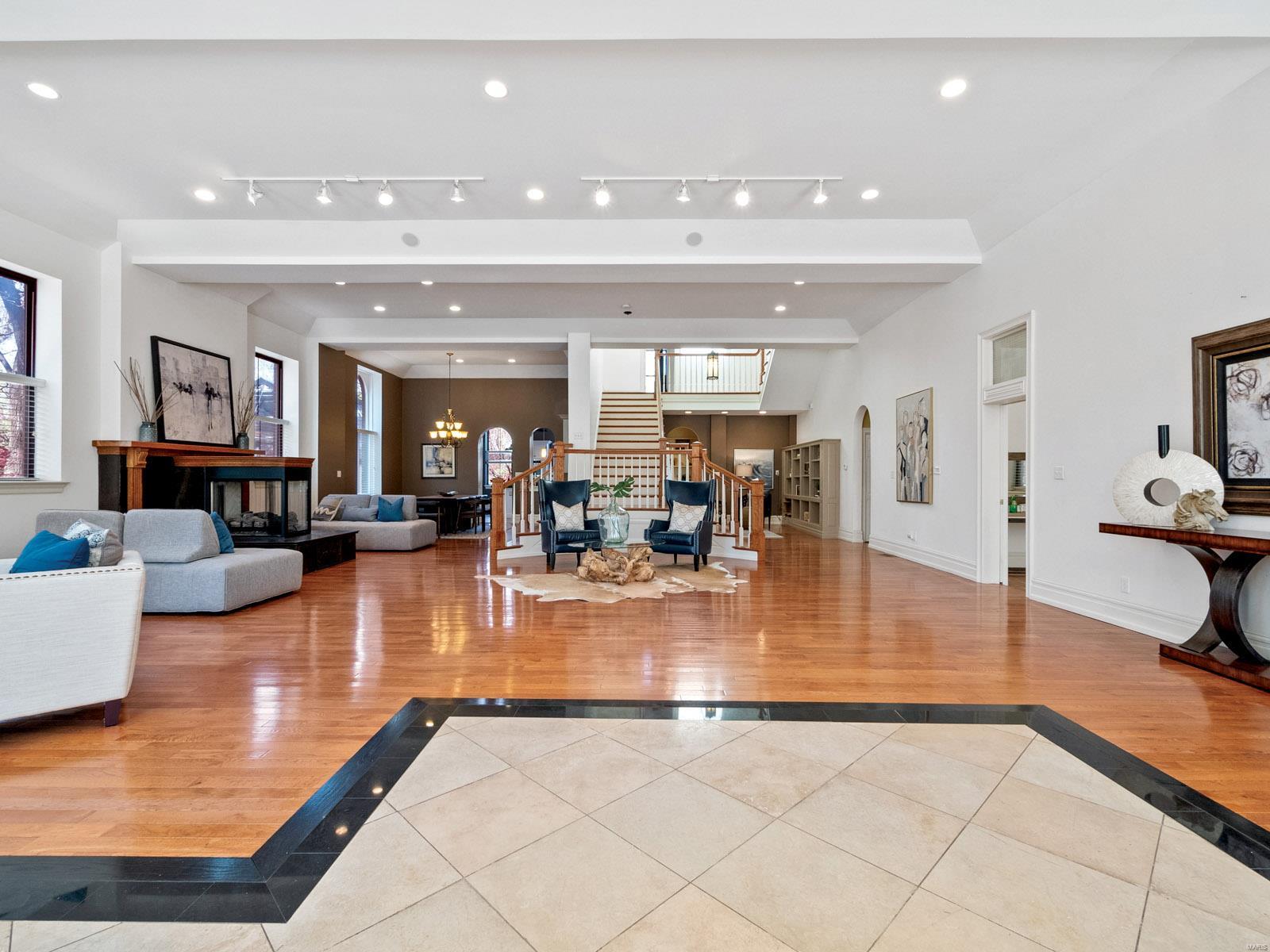 Lafayette Square - Residential