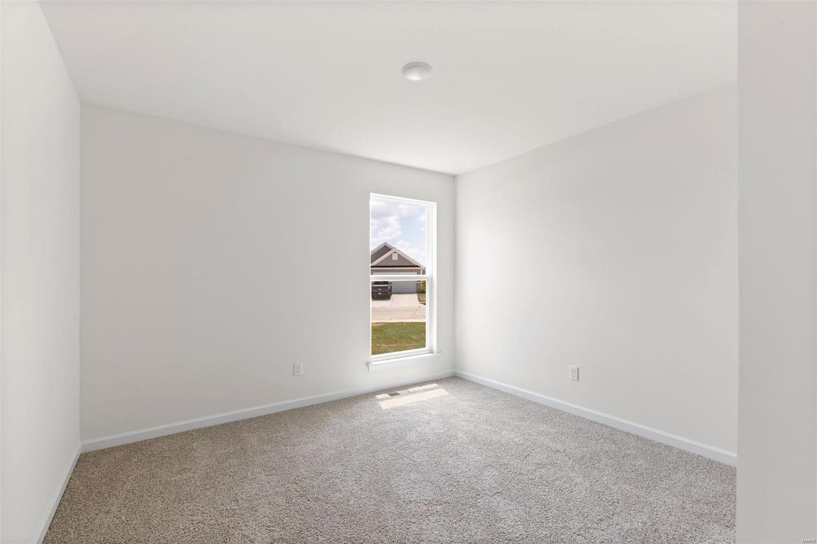863 Woodbridge Way