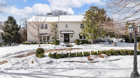 Photo of 5 The Prado St, Ladue, MO 63124 (MLS # 24078633)