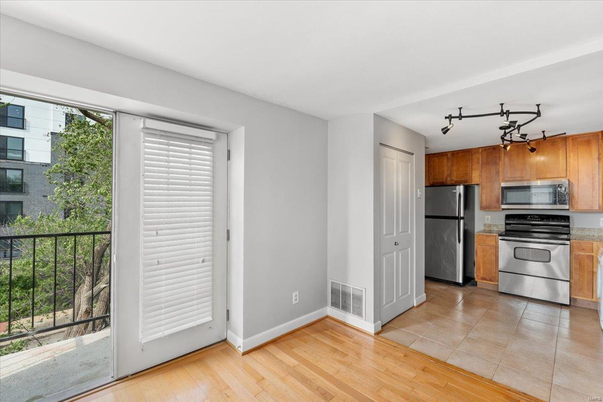 St Louis, Missouri 63112, United States, 2 Bedrooms Bedrooms, ,1 BathroomBathrooms,Residential,Coming Soon,118123