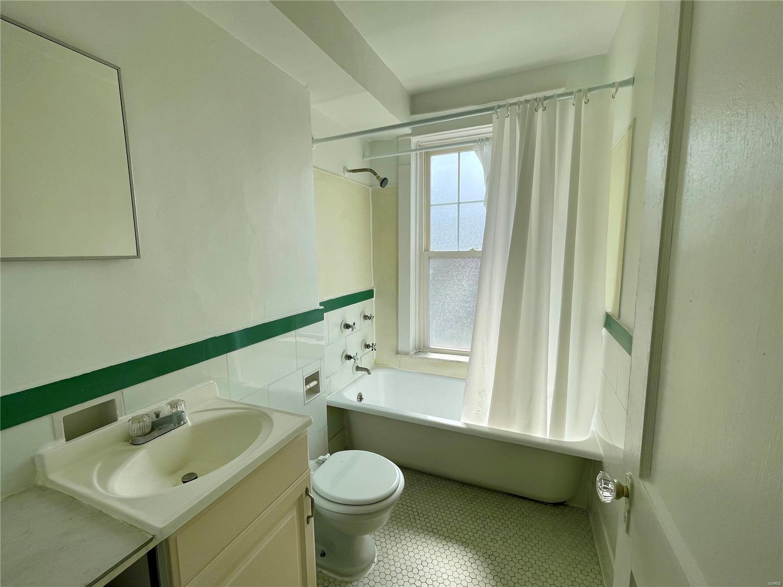 West Forsyth Place - Residential Income