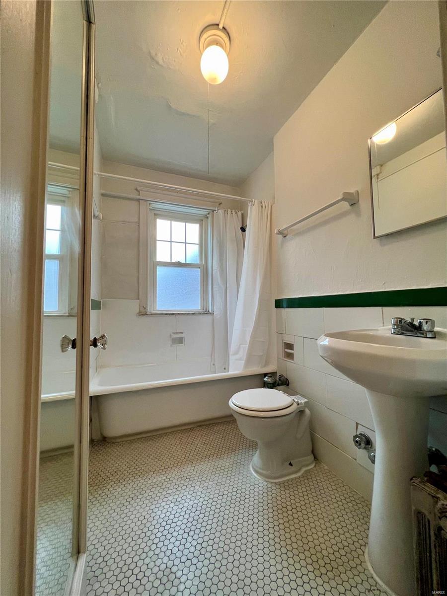 West Forsyth Place - Residential Income