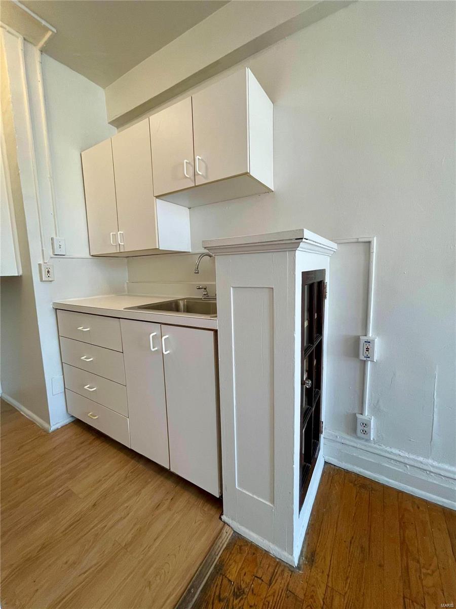 West Forsyth Place - Residential Income