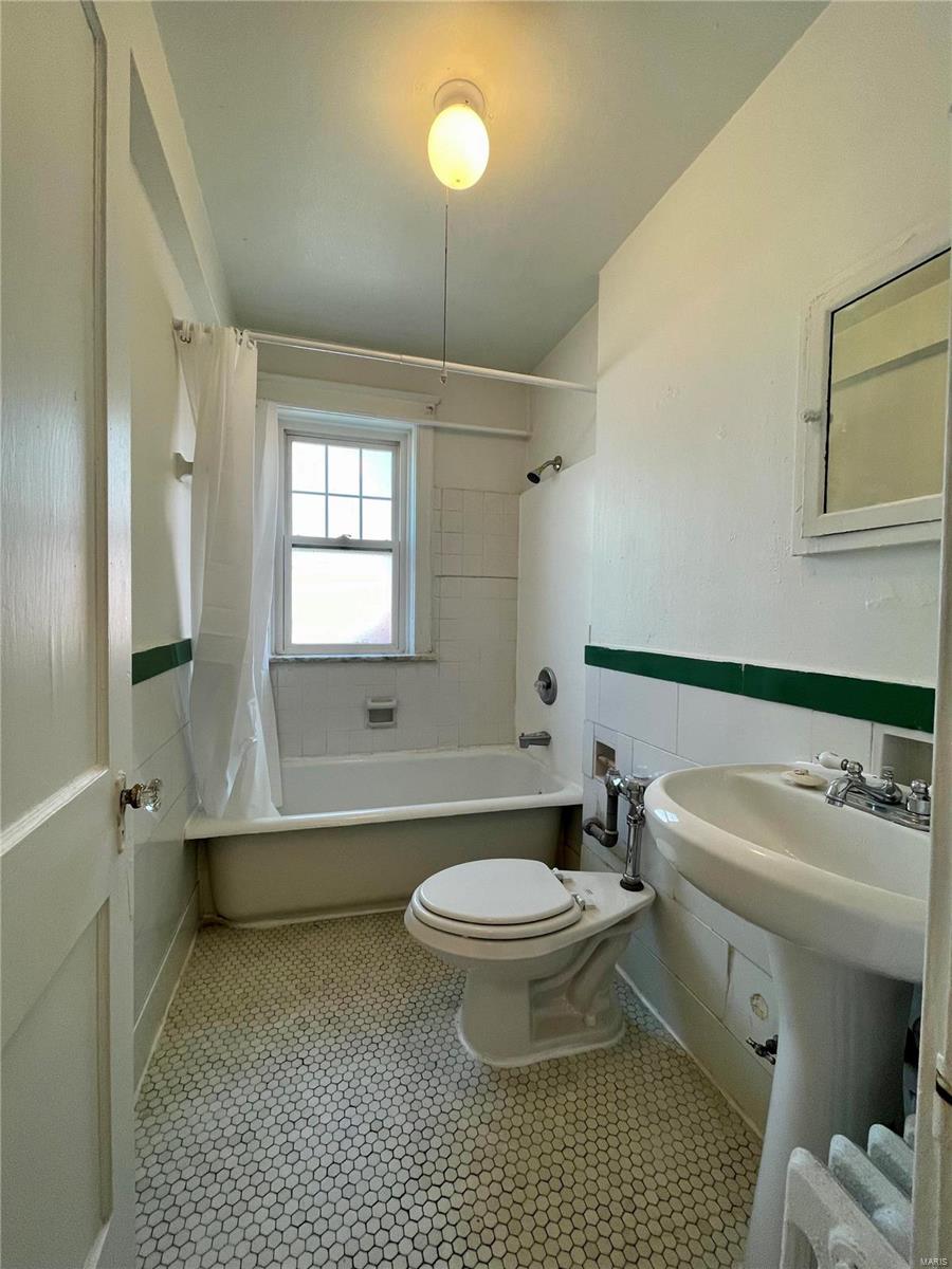 West Forsyth Place - Residential Income