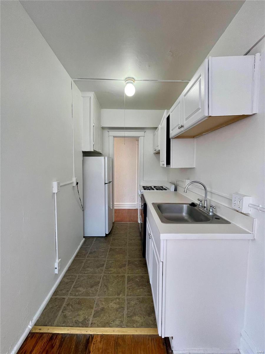 West Forsyth Place - Residential Income