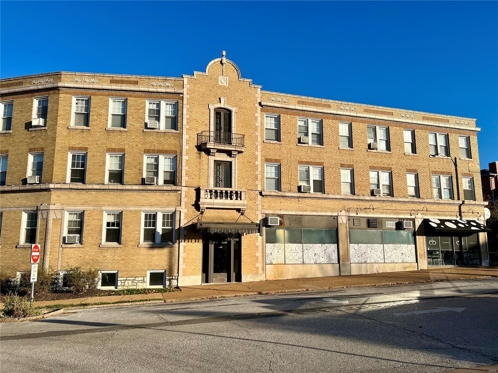 West Forsyth Place - Residential Income