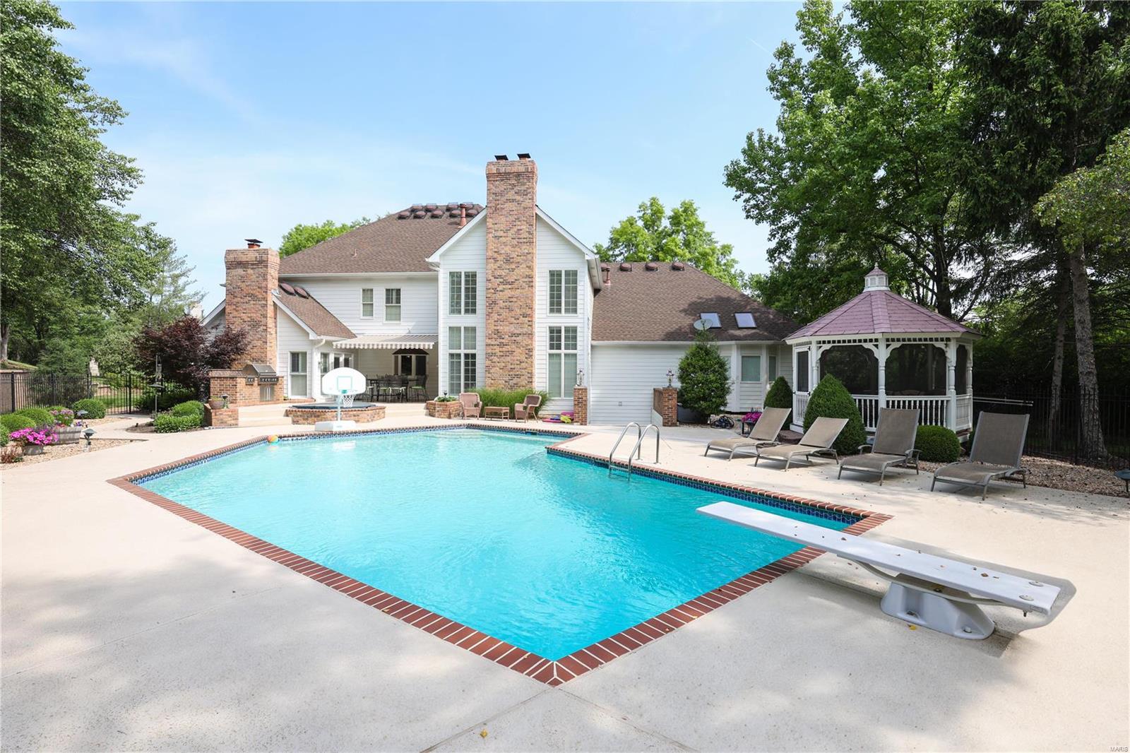 Kingspointe 2B - Residential