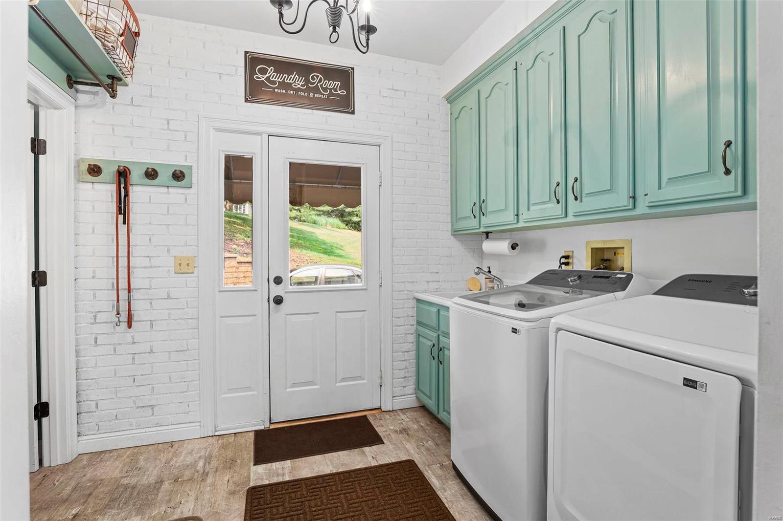 Kingspointe 2B - Residential