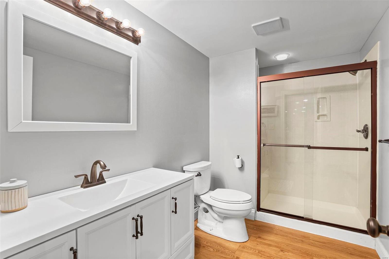 Kingspointe 2B - Residential