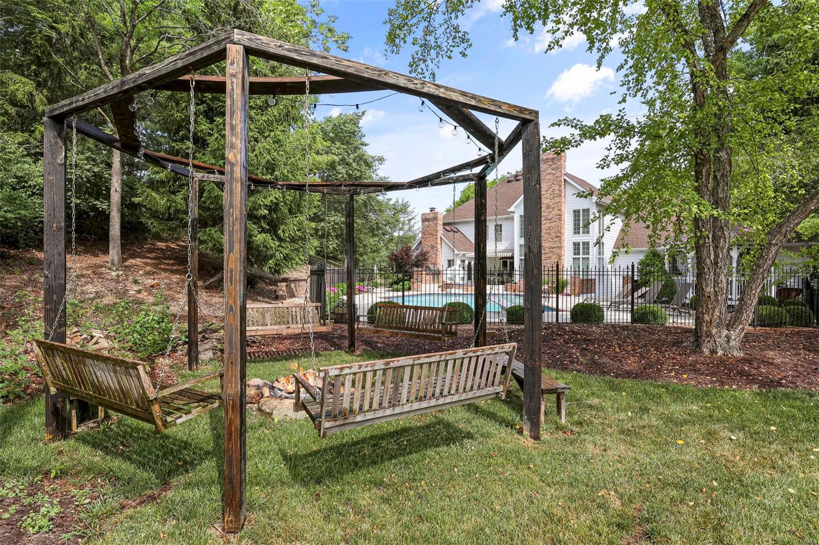 Kingspointe 2B - Residential