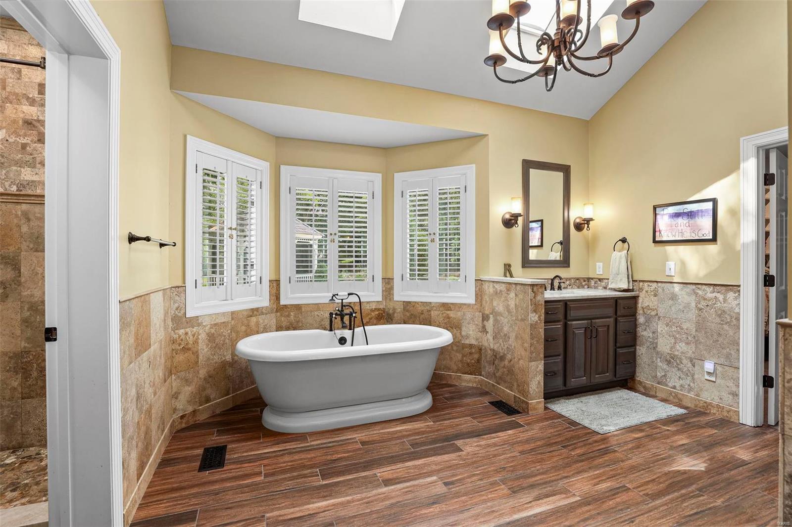 Kingspointe 2B - Residential