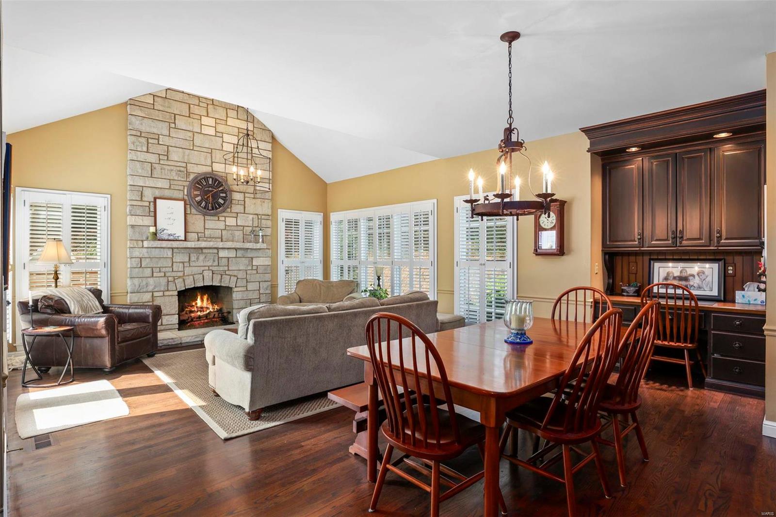 Kingspointe 2B - Residential