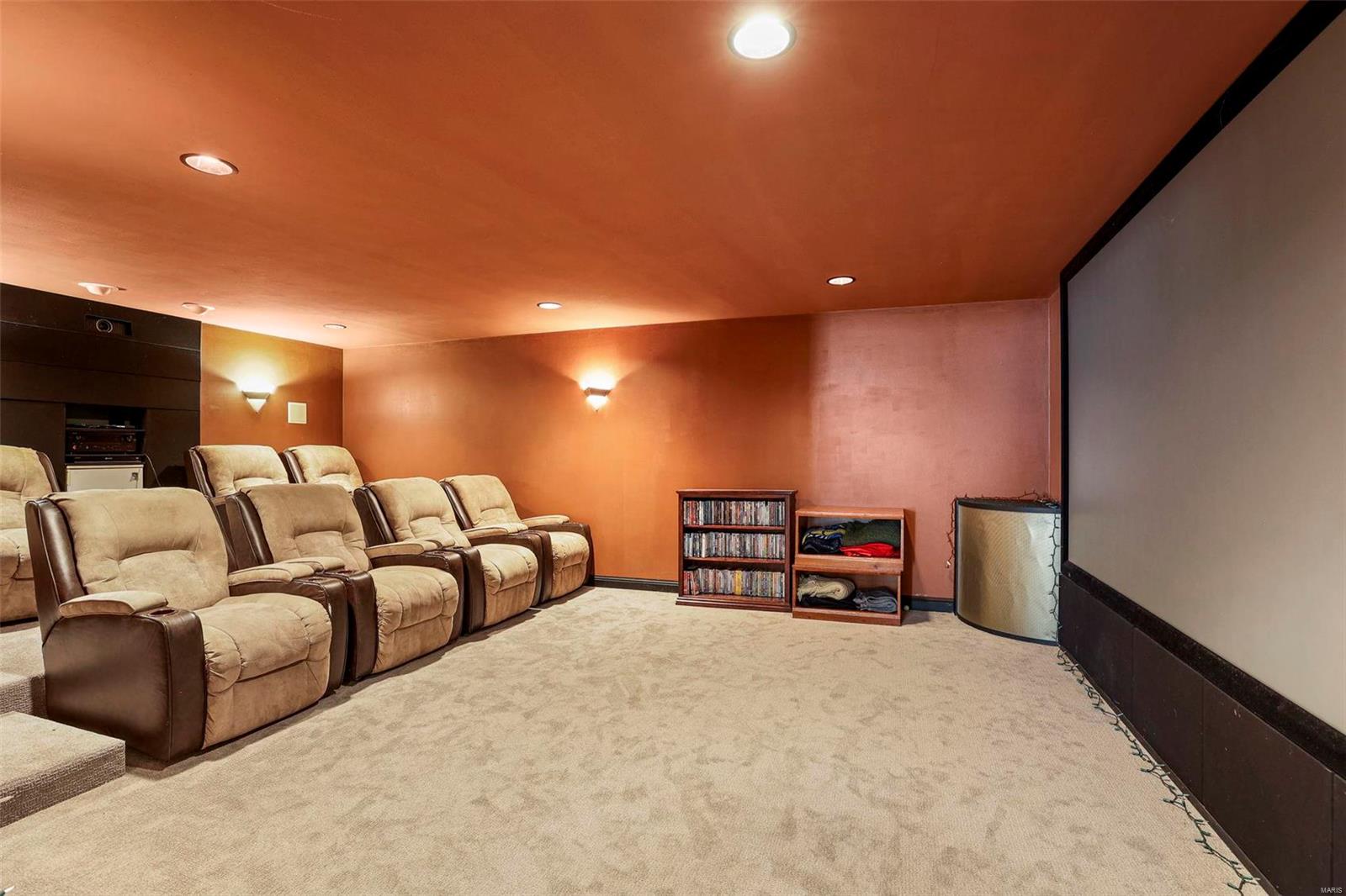 Kingspointe 2B - Residential