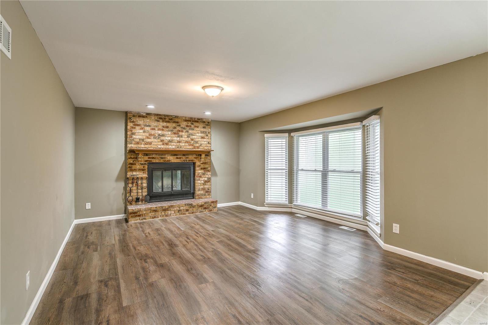 Country Lake Estate - Residential