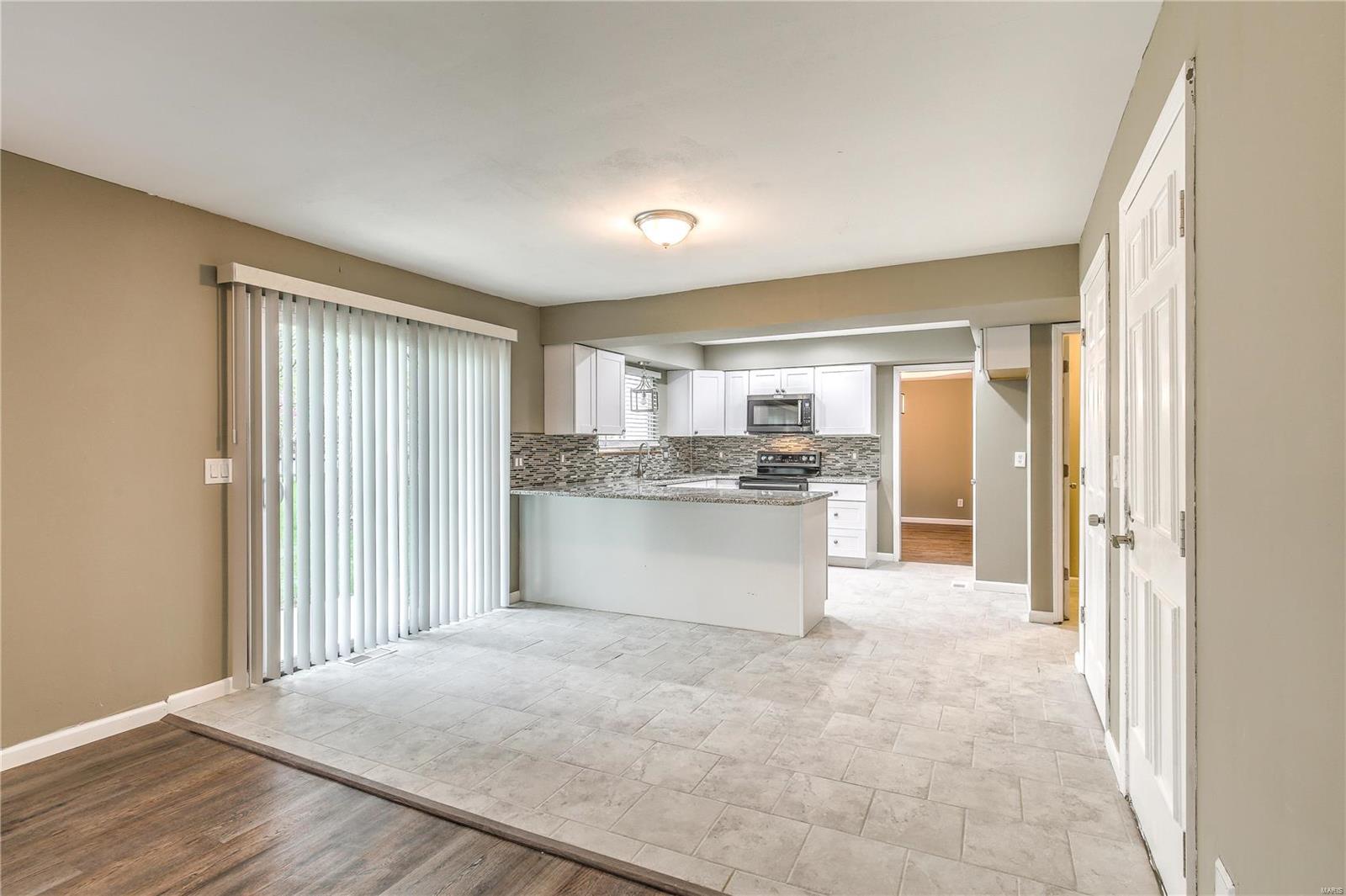 Country Lake Estate - Residential