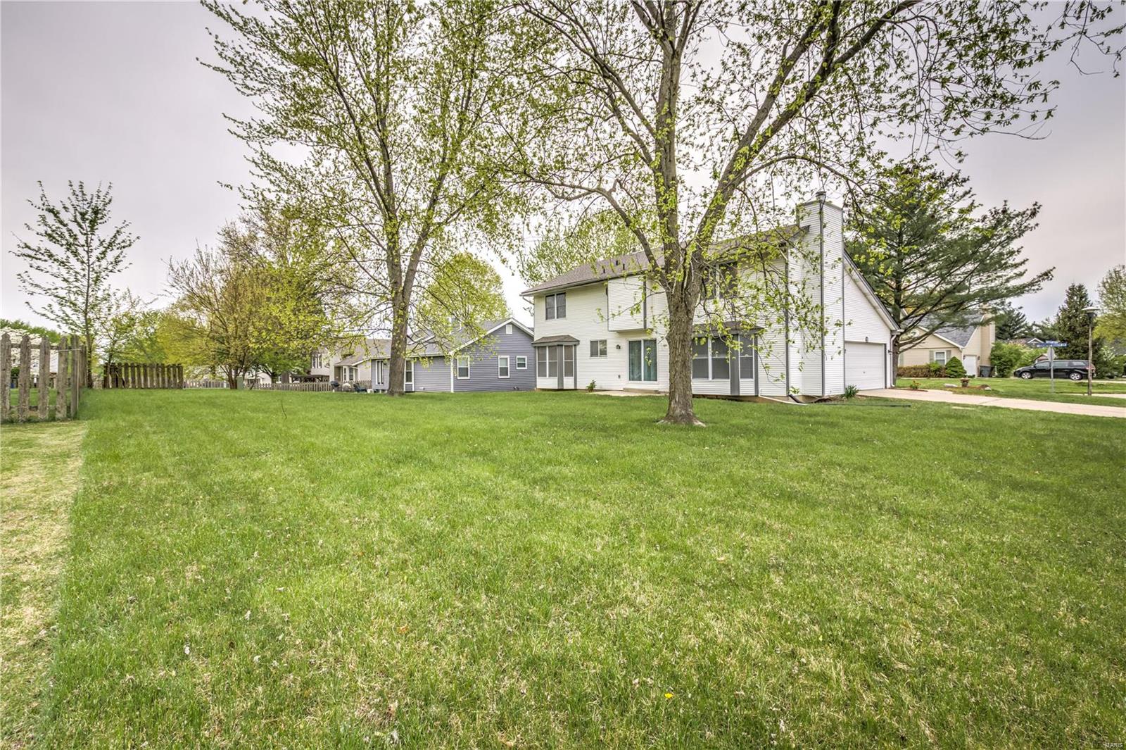 Country Lake Estate - Residential