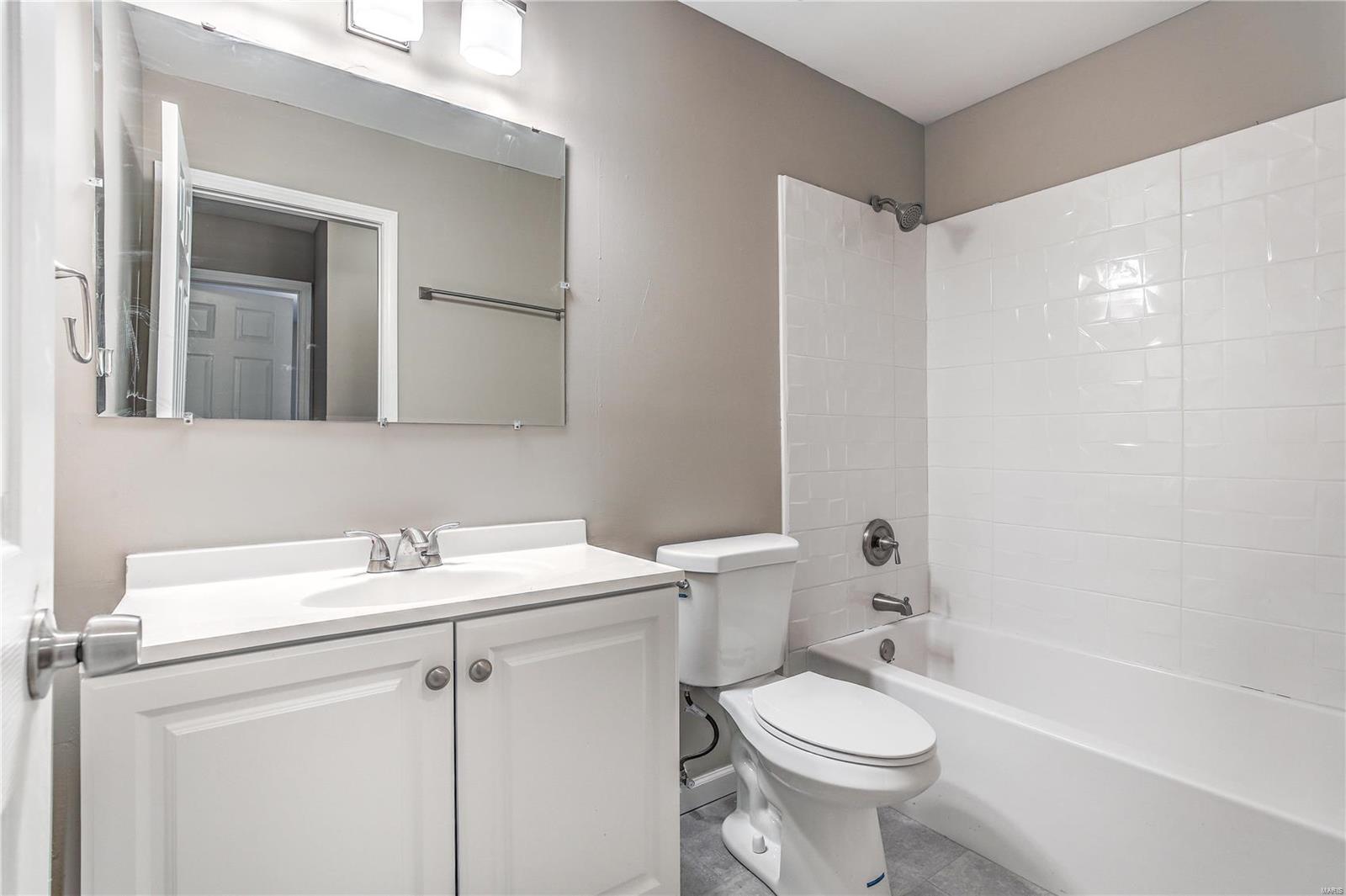 Country Lake Estate - Residential