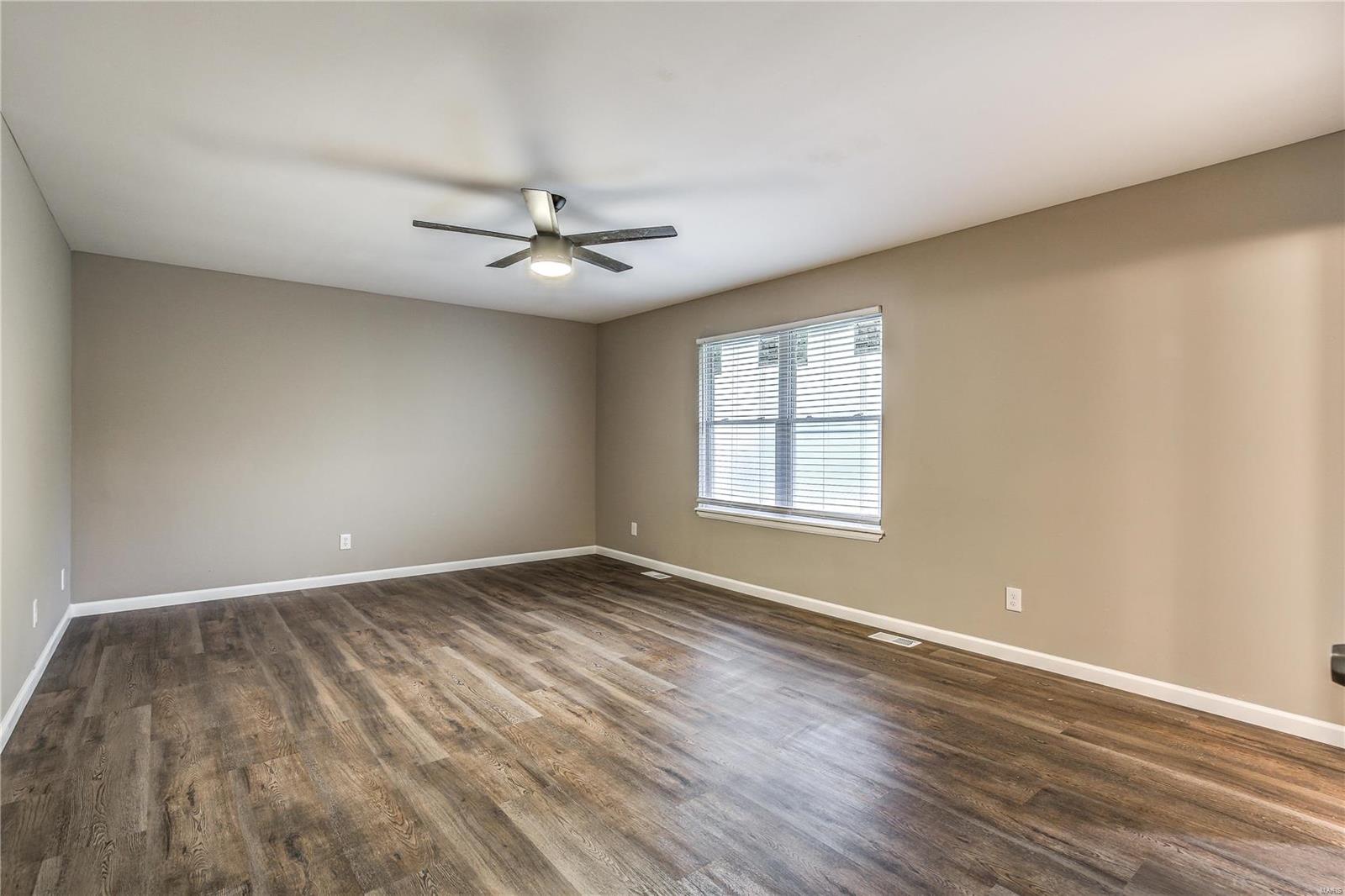 Country Lake Estate - Residential