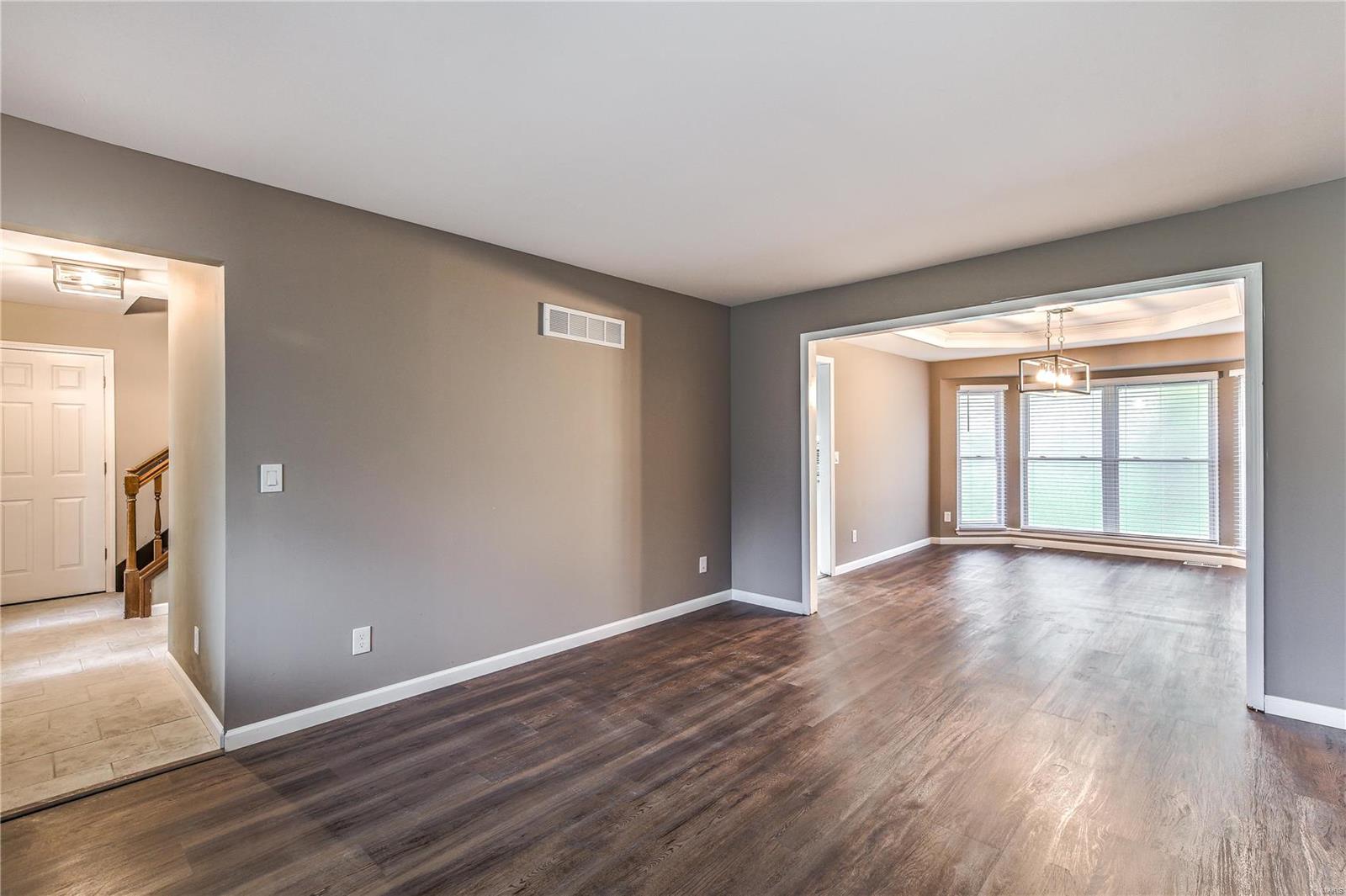 Country Lake Estate - Residential